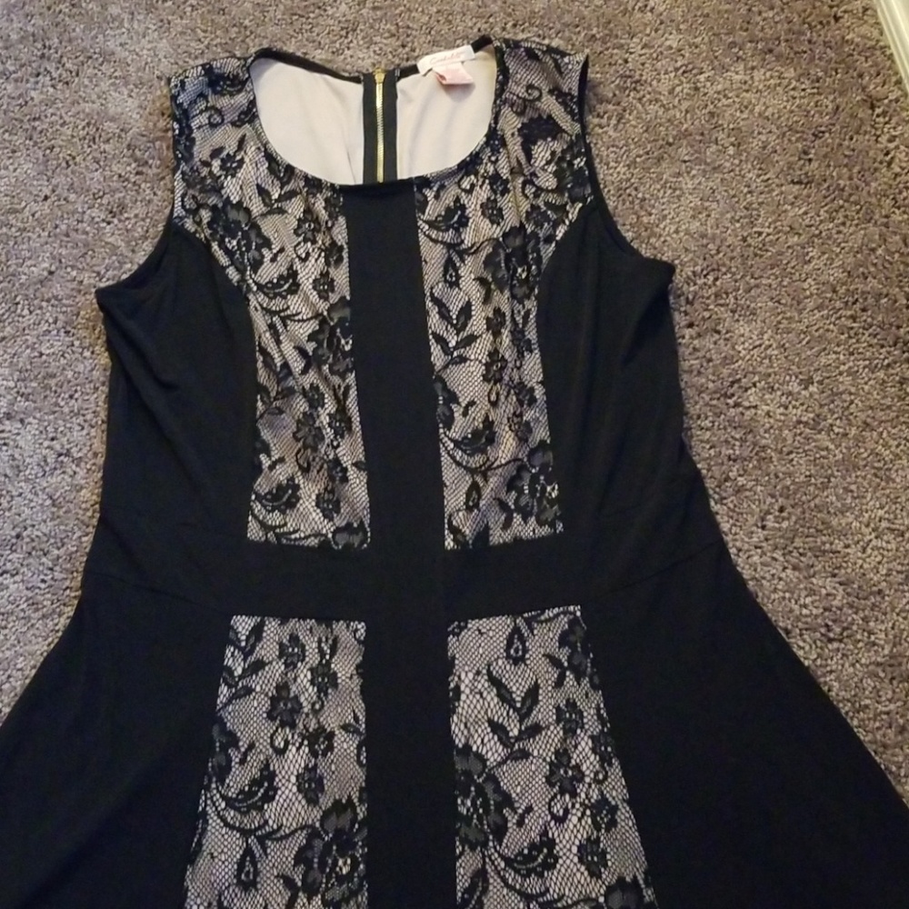 Dress - Picture 2 of 7